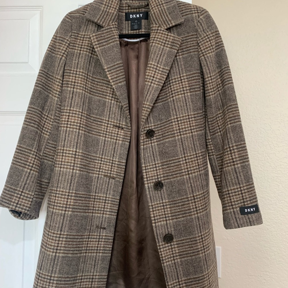 Super cute like new trendy coat :)